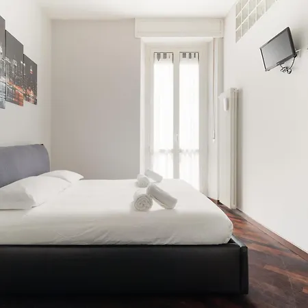 Guesthost - Cozy Balcony Meda ميلان