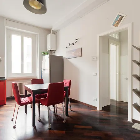 Guesthost - Cozy Balcony Meda شقة ميلان