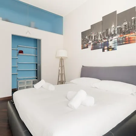 Guesthost - Cozy Balcony Meda Appartement