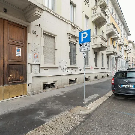 Guesthost - Cozy Balcony Meda Appartement *