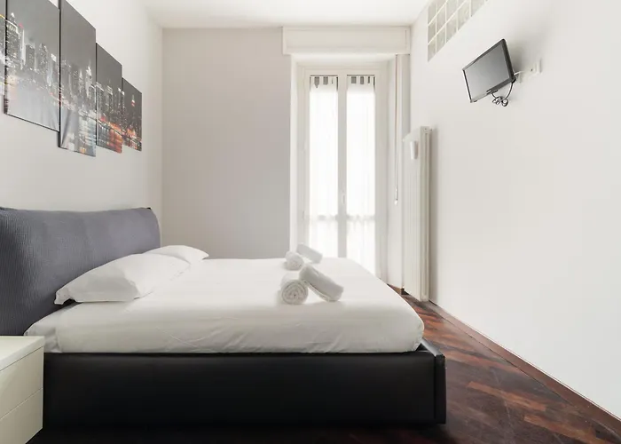 Guesthost - Cozy Balcony Meda ميلان